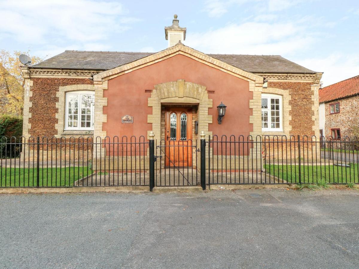 The Old School Villa Wereham Eksteriør bilde